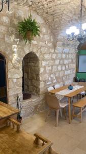 Χώρος καθιστικού στο LEAH- botanical villa