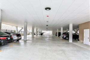 Fotografie z fotogalerie ubytování Gone Coastal 1 Block to Beach & Boardwalk AC v destinaci Hampton