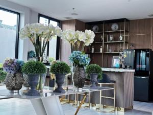 Nápoje v ubytování City View Balcony & Chic Condo with Infinity pool F3B5N10