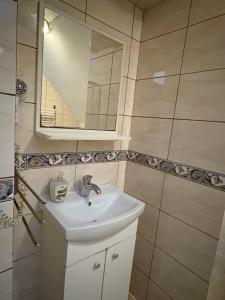 Ένα μπάνιο στο Dreamcatchers Guest Rooms at the Old Town +8 φωτογραφίες