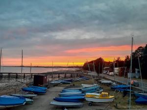 Naturlandskabet i nærheden af feriehuset + 14 billeder
