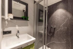 Koupelna v ubytování Sieglinde Color + 28 fotografií