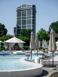 Πισίνα στο ή κοντά στο Студия в ЖК Бартоломео с кофемашиной