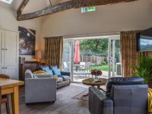 Posezení v ubytování The Workshop - Uk40448