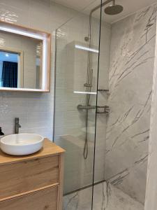 Koupelna v ubytování Renovated APT with panoramic view + 19 fotografií