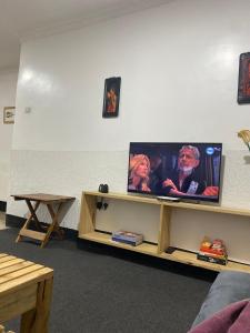 Μια τηλεόραση ή/και κέντρο ψυχαγωγίας στο Tulivu house