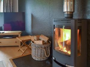 TV a/nebo společenská místnost v ubytování Shielside