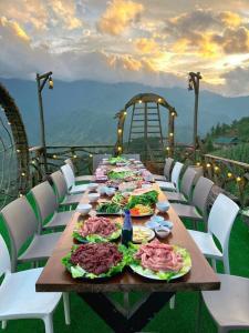 Toit palkmajakese aladel või selle läheduses