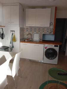 Η κουζίνα ή μικρή κουζίνα στο Entre Mer et Étang