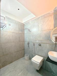 Un baño de Premium bedroom with washroom 101 I Zero mile