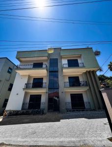 Το κτήριο όπου στεγάζεται  το διαμέρισμα