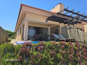 Swimmingpoolen hos eller tæt på Propriedade privada Sao Martinho