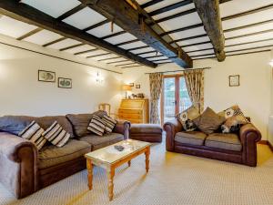 Χώρος καθιστικού στο Timbers Barn - E3863