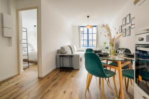 Kuchyň nebo kuchyňský kout v ubytování Le Logis Des Remparts Appartement neuf + 16 fotografií