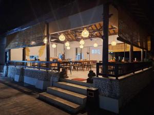 Restaurace v ubytování K's Beach Resort