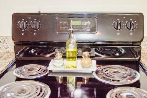 Η κουζίνα ή μικρή κουζίνα στο Downtown Condo, sleeps 6, minutes from Broadway!