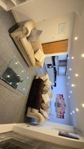 Χώρος καθιστικού στο Elm grove apartment