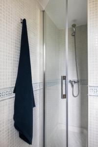 Ένα μπάνιο στο Costa de Madrid IV Tourist Apartments +27 φωτογραφίες