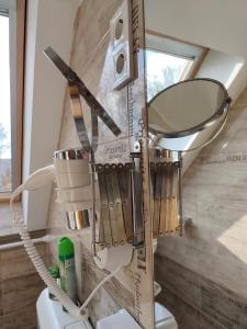 Koupelna v ubytování Darázshegyi Panzió gluténmentes félpanzióval is + 7 fotografií