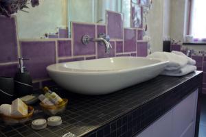 Koupelna v ubytování Il Girasole - Comfort room stazione Legnano + 8 fotografií