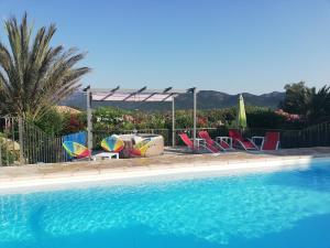 Fotografie z fotogalerie ubytování Villa les Palmiers pool spa view of Bavella v destinaci Sainte-Lucie de Porto-Vecchio