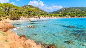 Fotografie z fotogalerie ubytování Villa les Palmiers pool spa view of Bavella v destinaci Sainte-Lucie de Porto-Vecchio