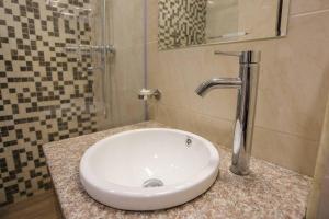 Phòng tắm tại Your Apart in Republic Square