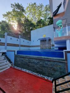Hồ bơi trong/gần Twin Sister House Tagaytay Private Pool