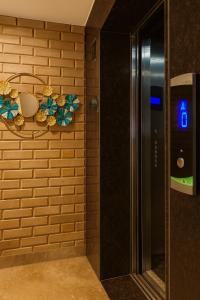 Fotografie z fotogalerie ubytování The classic heights Mcleodganj #scenic mountain view #big parking #top rated #most awarded #premium rooms #lift #property of the year v destinaci McLeod Ganj