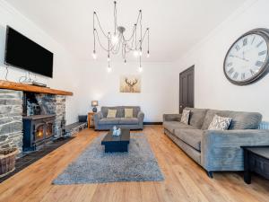 TV a/nebo společenská místnost v ubytování Airyhemming Farm