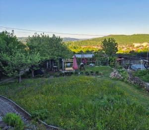 Φυσικό τοπίο κοντά σε αυτό το κάμπινγκ