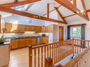 Η κουζίνα ή μικρή κουζίνα στο New Park Farm - Church Cottage