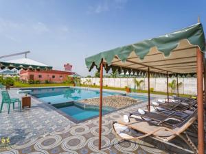 Bazén v ubytování The Rawla Tent Resort & Spa nebo v jeho okolí