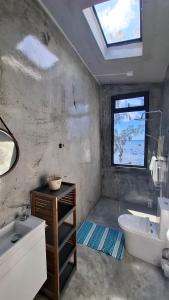 Ένα μπάνιο στο Lazura - Cozy Beachfront Apartment - Pointe aux Biches +29 φωτογραφίες