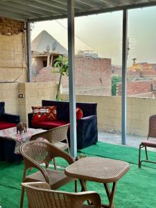 Khu vực ghế ngồi tại Great Pyramids view Lodge +124 ảnh