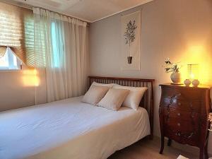 Ένα ή περισσότερα κρεβάτια σε δωμάτιο στο Airport 304