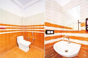 博帕尔Super Hotel O York Residency的两张带有马桶和水槽的浴室的照片