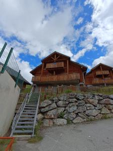 Το κτήριο όπου στεγάζεται  το διαμέρισμα