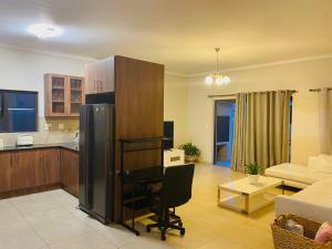 Kuchyň nebo kuchyňský kout v ubytování Beguiling 2 Bedroom Apartment