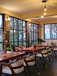 Restaurace v ubytování ilika Resort, Pauri