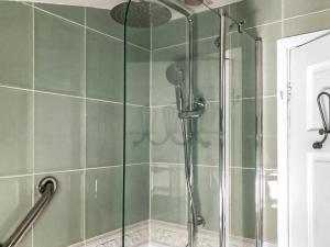 Ένα μπάνιο στο Foxes Reach - Hw7421 +9 φωτογραφίες