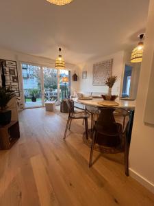 Φωτογραφία από το άλμπουμ του Calme et luxe dans une cité balnéaire σε Cabourg