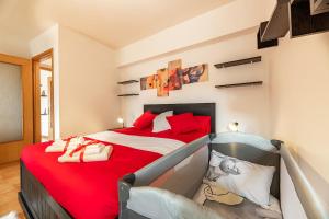 Postel nebo postele na pokoji v ubytování San Mamete Lake View Apartment