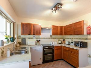 Η κουζίνα ή μικρή κουζίνα στο Maldwyn