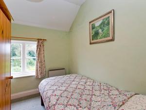 En eller flere senge i et værelse på Bridge Way - E1029 + 5 billeder