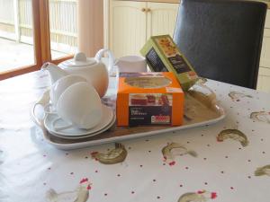 FilbyにあるThe Stablesのお茶セット付きトレイ