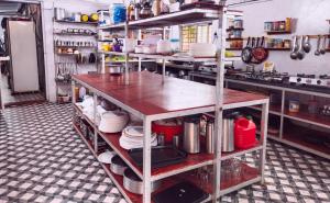 Lounge nebo bar v ubytování Samant Beach Resort