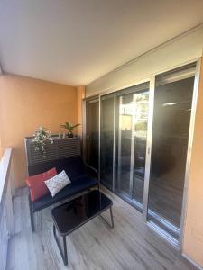 Φωτογραφία από το άλμπουμ του Joli appartement confort, clim - emplacement idéal στη Μεντόν