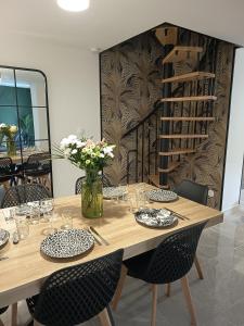 Φωτογραφία από το άλμπουμ του La maison de LYA (lyaroom) σε Lallaing