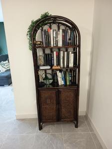 Η βιβλιοθήκη της βίλας